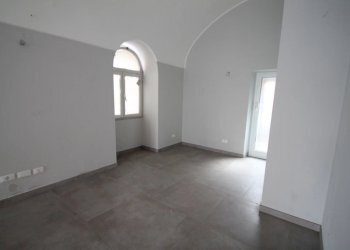 Shop Piazza Madonna della Guardia, Borghetto Santo Spirito - photo 9