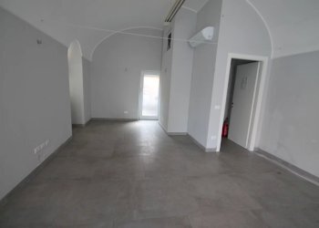 Shop Piazza Madonna della Guardia, Borghetto Santo Spirito - photo 11