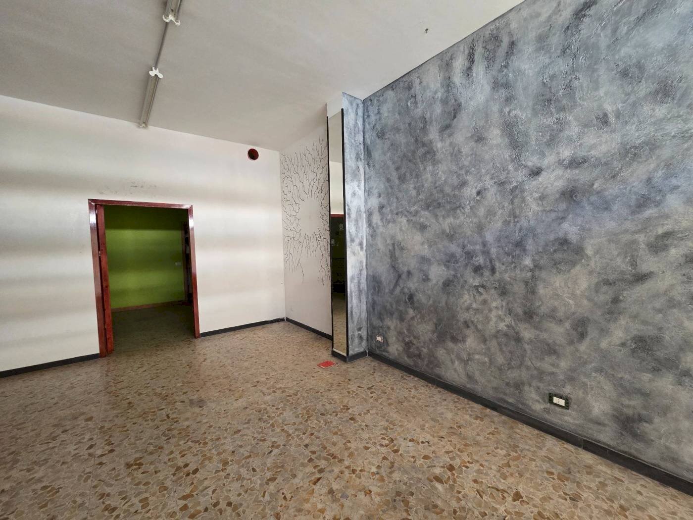 Shop Via Aurelia, 24, San Bartolomeo al Mare - photo 1