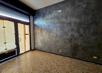 Shop Via Aurelia, 24, San Bartolomeo al Mare - photo 2