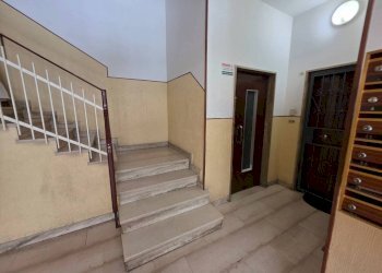 Interno palazzo - Three-room apartment via dei Mirtilli, Bologna (neighborhood Murri) - photo 9