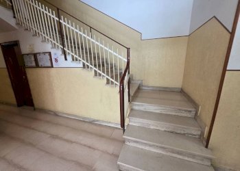 Interno palazzo - Three-room apartment via dei Mirtilli, Bologna (neighborhood Murri) - photo 10