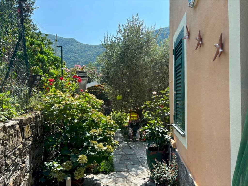 Giardino - Villa a Schiera Sant'Olcese - foto 2