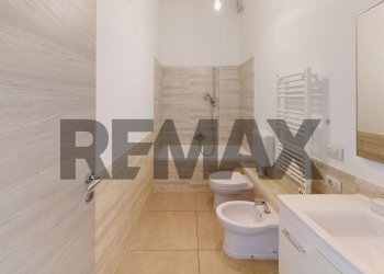 Bagno - Three-room apartment Piazza Fratelli Kennedy
 
22, Magenta - photo 19