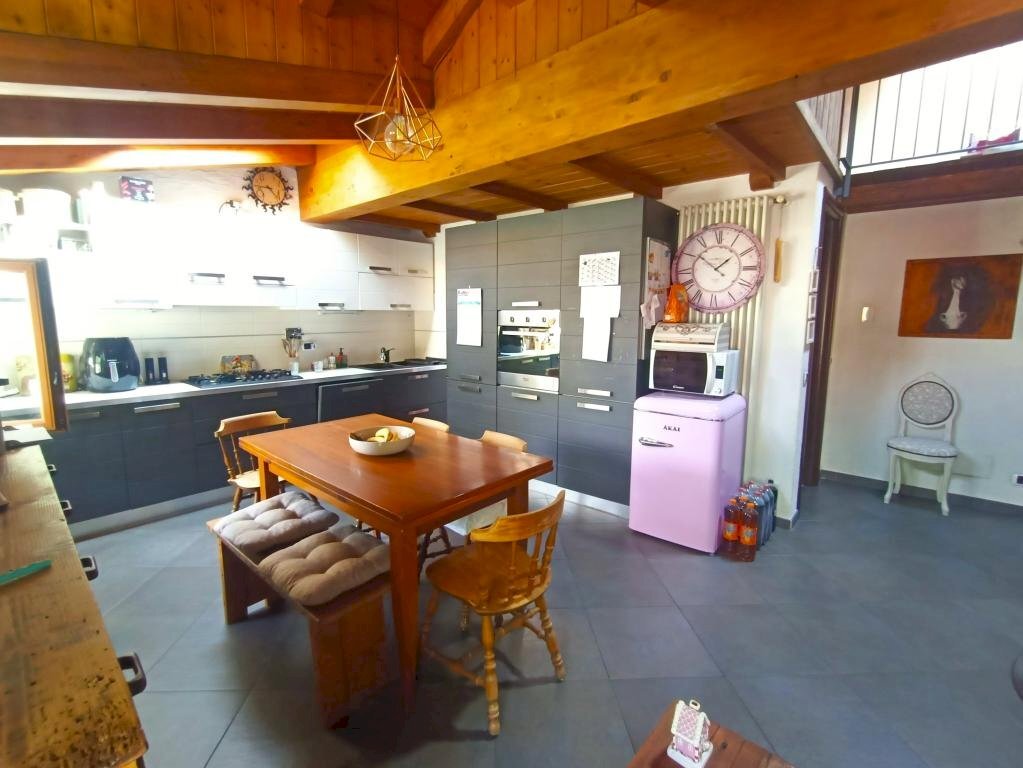 Casa semi indipendente Frazione Conoz, 7, Chatillon - foto 1
