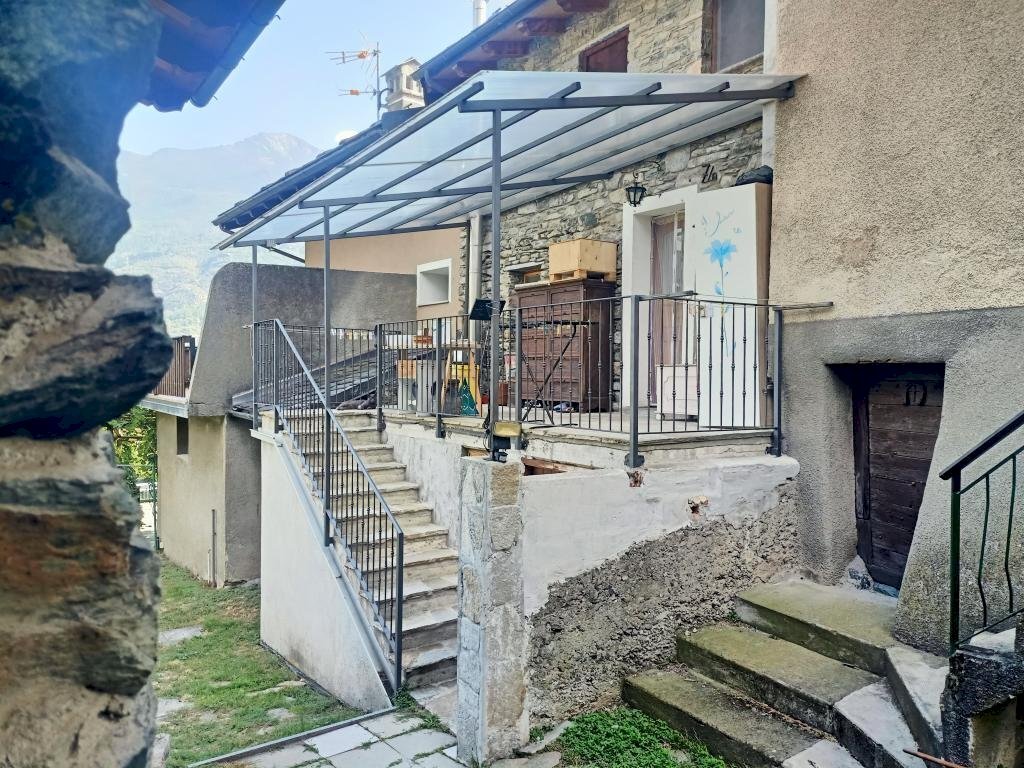 Casa semi indipendente Frazione Conoz, 7, Chatillon - foto 2
