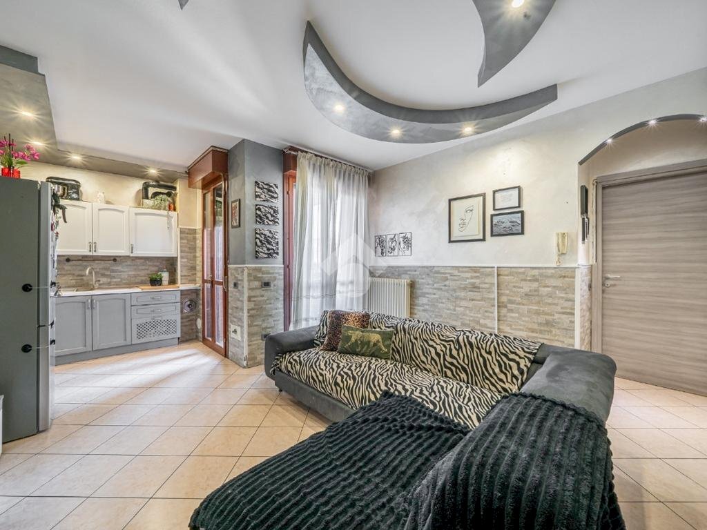 Three-room apartment Via Giambattista Vico, Reggio nell'Emilia - photo 3