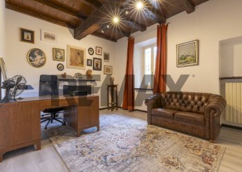 Ufficio - Residence VIA GASTALDI
8, Cuasso al Monte - photo 1