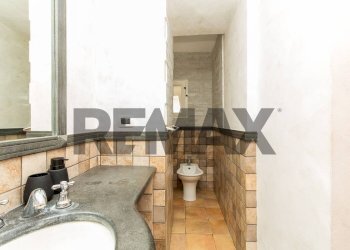 Bagno - Two-room apartment Via Pietro Toselli
40, Catania - photo 12