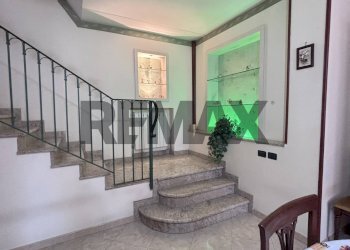 Scale - Independent house Via Ulivi
 
89, San Gregorio di Catania - photo 32