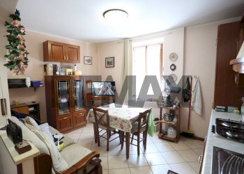 Sala da pranzo - Quadrilocale Via Enrico Caffi
 
2, San Pellegrino Terme - foto 8