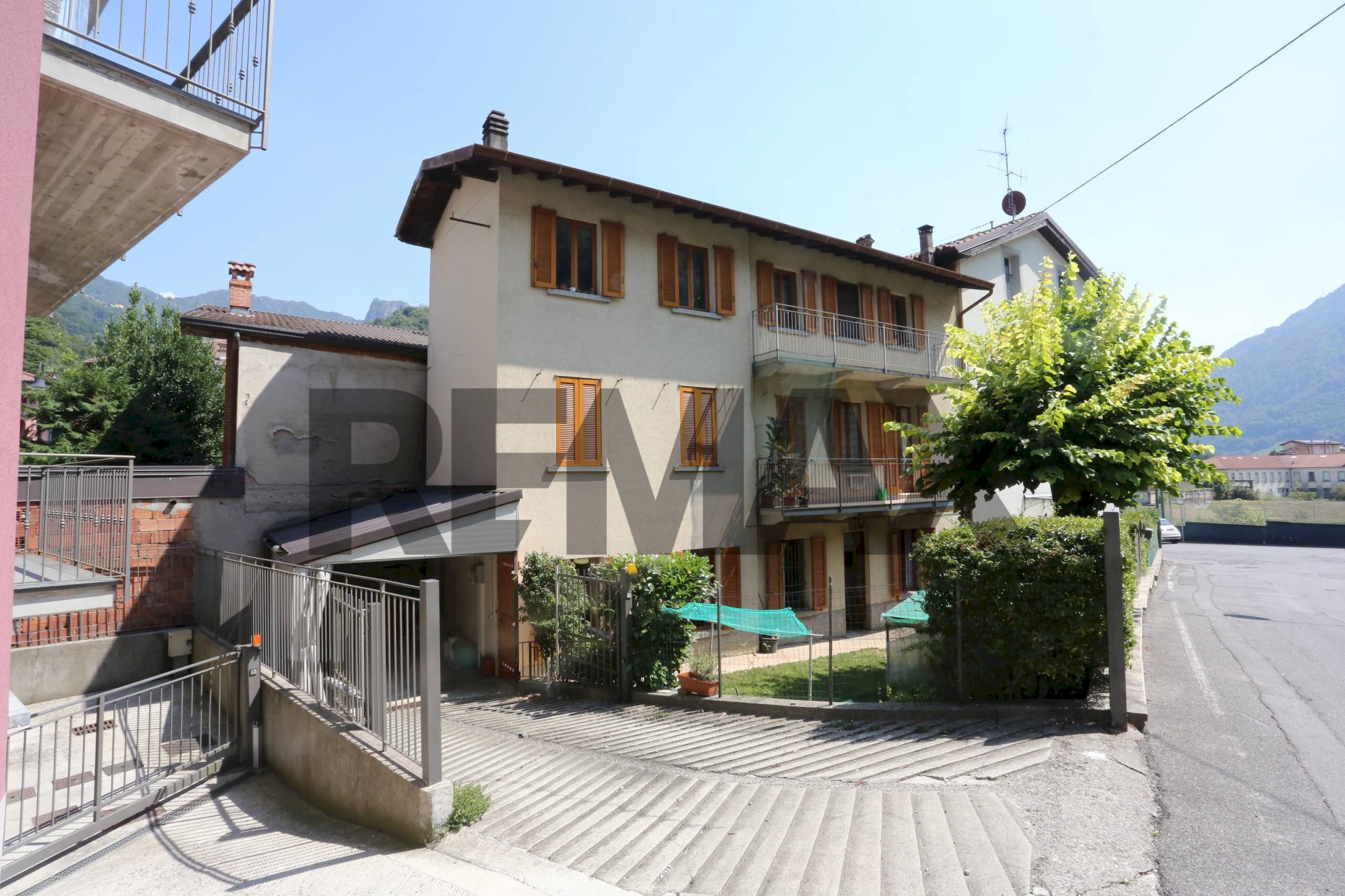Casa all\'aperto - Box via Enrico Caffi
 
2, San Pellegrino Terme - photo 1
