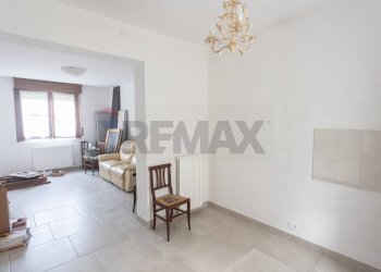 Soggiorno - Appartamento Via S. Martino
 
23, Salsomaggiore Terme - foto 3