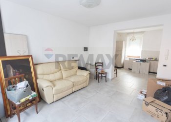 Soggiorno - Appartamento Via S. Martino
 
23, Salsomaggiore Terme - foto 5