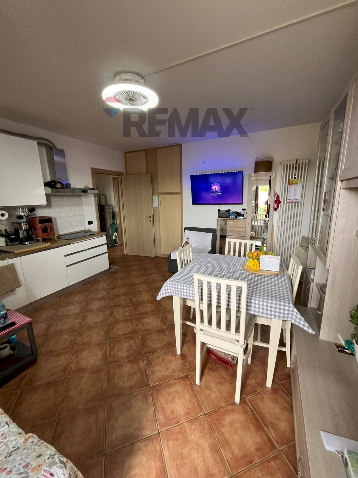 Sala da pranzo - Two-room apartment Via Parmigianino
20, Roccabianca - photo 3