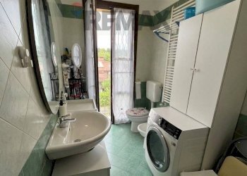 Bagno - Two-room apartment Via Parmigianino
 
20, Roccabianca - photo 12