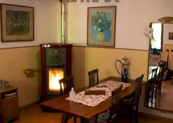 Sala da pranzo - Semi-detached house Località case nuove
 
94, Salsomaggiore Terme - photo 4