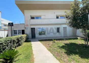 Casa all\'aperto - Villa VIA MARIANO RUMOR
 
9-11, Ragusa - foto 3