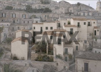 Edificio all\'aperto - Casa indipendente via Giuseppe Gugliotta
 
snc, Modica - foto 1