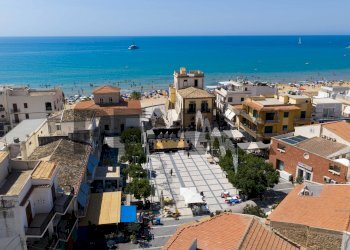 Vista dell\'acqua - Commercial Premises Piazza Duca degli Abruzzi
2, Ragusa - photo 6