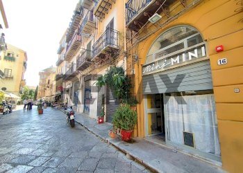 Edificio all\'aperto - Attività Commerciale Piazza Aragona
16, Palermo - foto 1