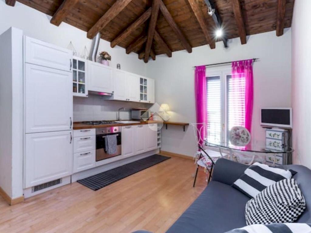 Three-room apartment Via Irnerio, Bologna (neighborhood Centro Storico) - photo 1