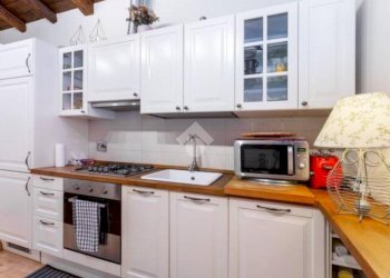 Three-room apartment Via Irnerio, Bologna (neighborhood Centro Storico) - photo 2