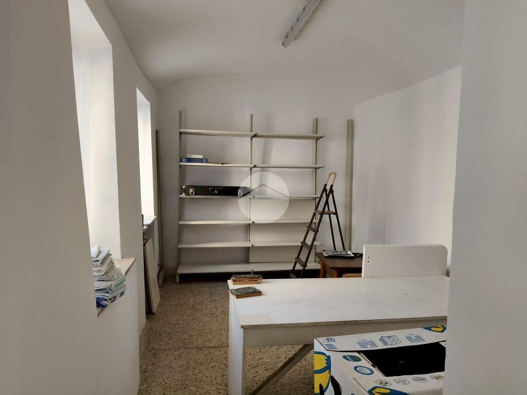 Negozio Via Roma, Trinità - foto 2