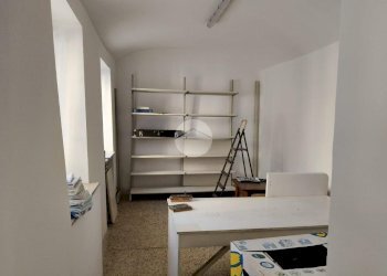 Negozio Via Roma, Trinità - foto 2