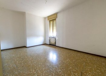 Four-room apartment Via Torino, Casale Monferrato - photo 5