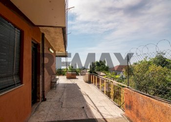 Terrazza - Casa indipendente Via Bruno Giordano/Via Passopomo
 
30, Zafferana Etnea - foto 12