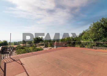 Terrazza - Casa indipendente Via Bruno Giordano/Via Passopomo
 
30, Zafferana Etnea - foto 17