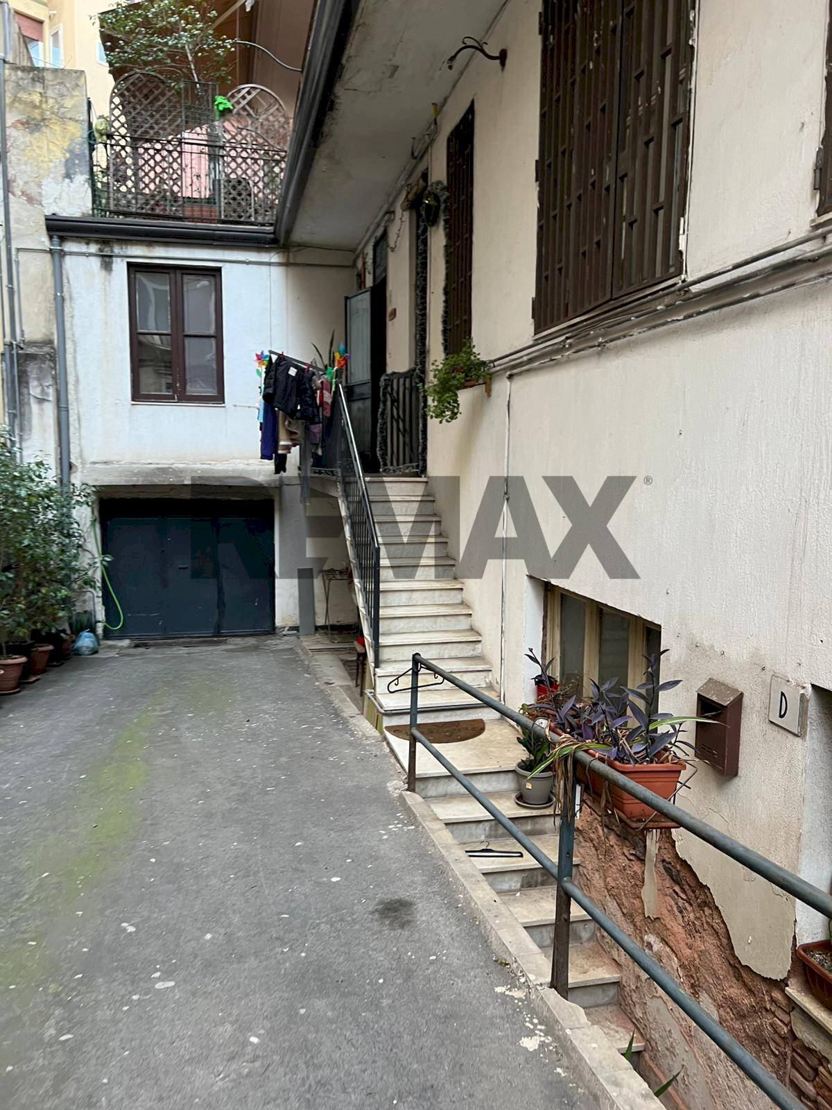 Edificio all\'aperto - Appartamento Via Vittorio Emanuele Orlando
 
123, Catania - foto 1
