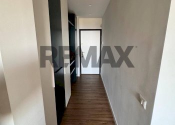 Hall / corridoio - Three-room apartment via Sgroppillo
 
21, San Gregorio di Catania - photo 10