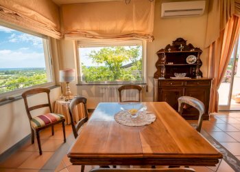 Sala da pranzo - Villa pasteria
 
19/E, Calatabiano - photo 53