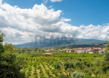 Vista delle montagne - Agricultural land via pasteria
19E, Calatabiano - photo 1