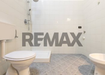 Bagno - Two-room apartment Piazza Cosenza
 
6, Salsomaggiore Terme - photo 17