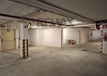 Parcheggio - Two-room apartment Via Rizzera
 
15, Vittorio Veneto - photo 82