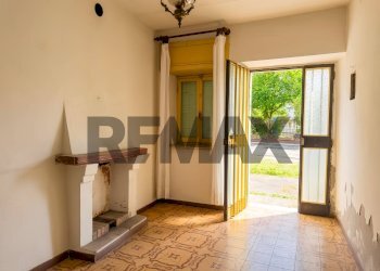 Stanza vuota - Semi-detached house Via Pianzo Montae Sopra Montale
 
15, Casina - photo 2