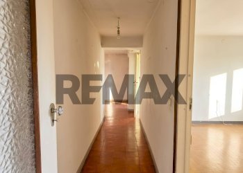 Hall / corridoio - Semi-detached house Via Pianzo Montae Sopra Montale
 
15, Casina - photo 9