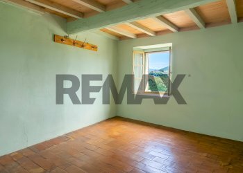 Stanza vuota - Semi-detached house Via Pianzo Montae Sopra Montale
 
15, Casina - photo 11