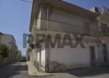 Edificio all\'aperto - Casa indipendente Via Paolo Braccini angolo Via XXV Aprile
 
19, Comiso - foto 3