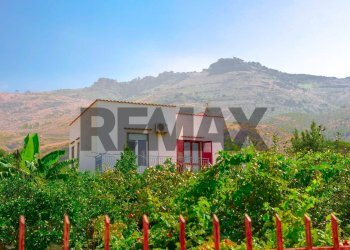 Casa all\'aperto - Semi-detached house Via Vincenzo Badalucco
 
40, Valderice - photo 1