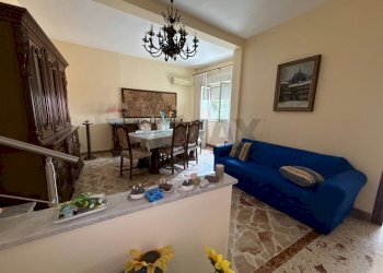 Sala da pranzo - Quadrilocale CHIASSO MESSINA
6, Monreale - foto 3