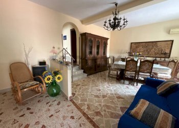 Sala da pranzo - Quadrilocale CHIASSO MESSINA
6, Monreale - foto 4