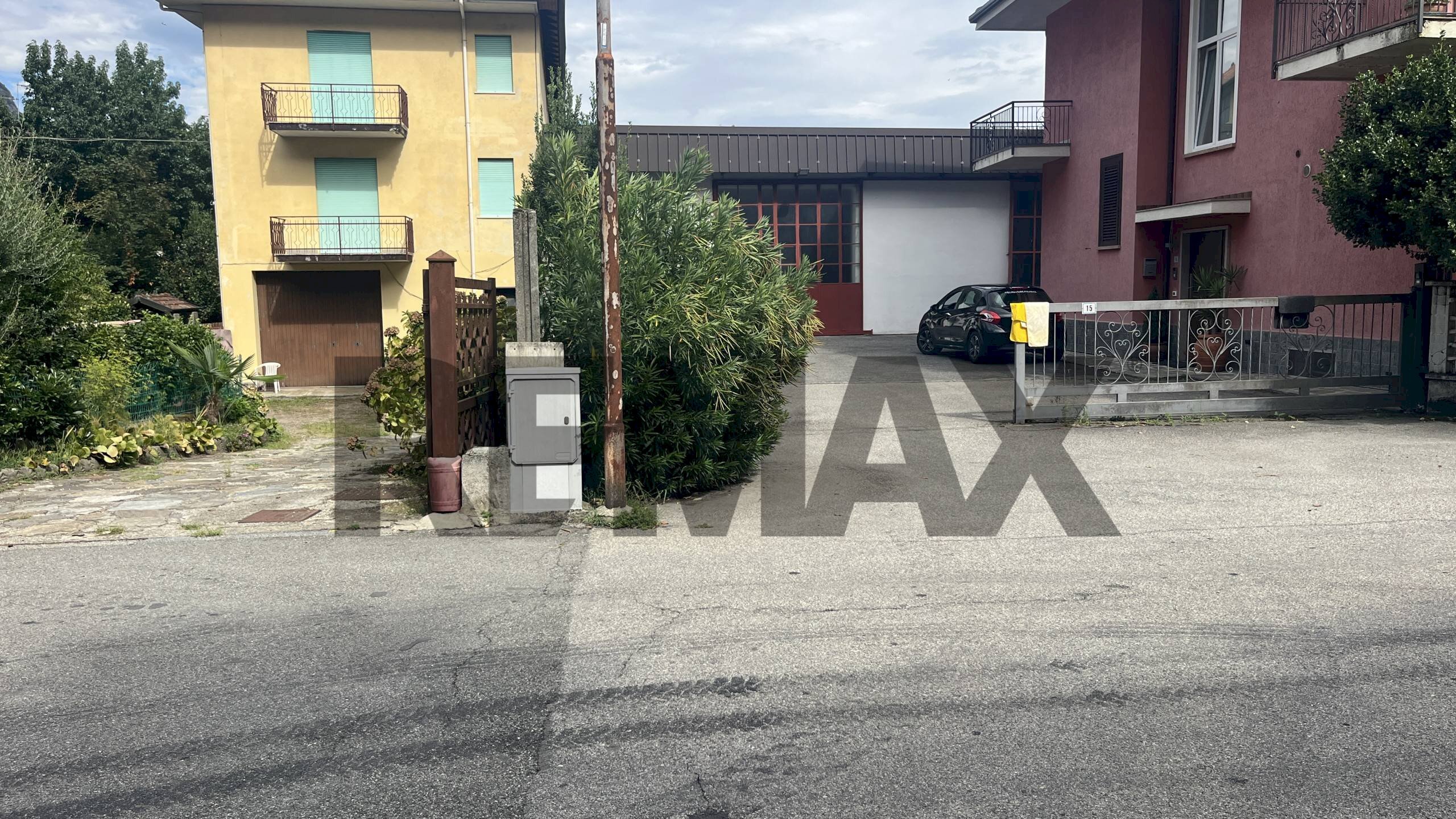 Edificio all\'aperto - Attività Commerciale Via Partigiani
15, Gravellona Toce - foto 2