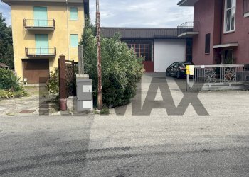 Edificio all\'aperto - Attività Commerciale Via Partigiani
15, Gravellona Toce - foto 2