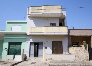Facciata - Casa indipendente via Bolzano, Matino - foto 1