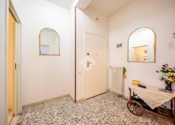 Four-room apartment Via Rivoluzione D'Ottobre, Reggio nell'Emilia - photo 2