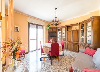Three-room apartment Santa Vittoria d'Alba - photo 4